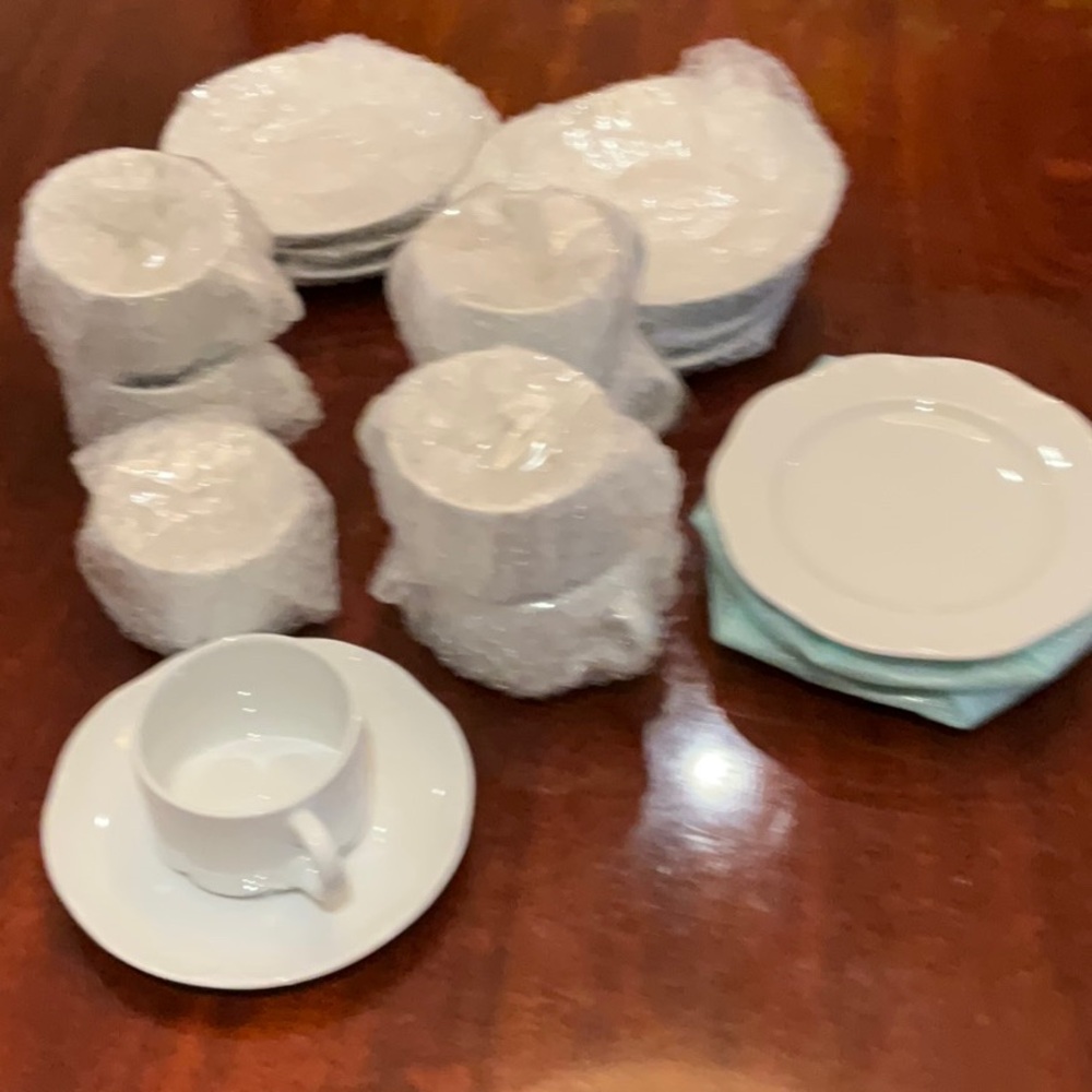 ROSENTHAL CLASSIC ROSE 8 CUPS & MATCHING SAUCERS and 4 MATCHING SANDWICH PLATES